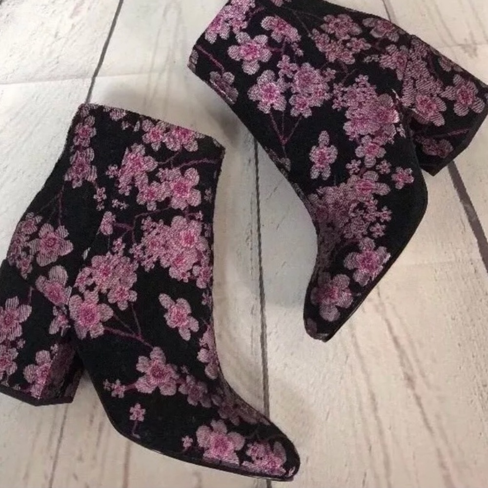 Sam Edelman bootie - cherry blossom embroidered